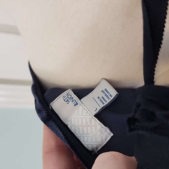 14th and Union Size L Crushed Blue Velvet Top - Picture 3 of 3